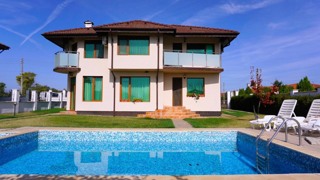 Вила Помело - Family Villa Pomelo Bŭlgarevo エクステリア 写真