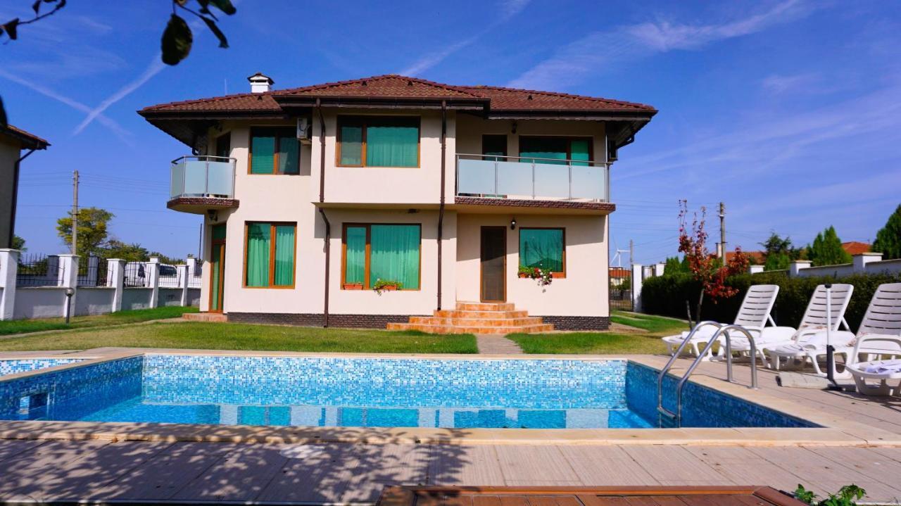 Вила Помело - Family Villa Pomelo Bŭlgarevo エクステリア 写真