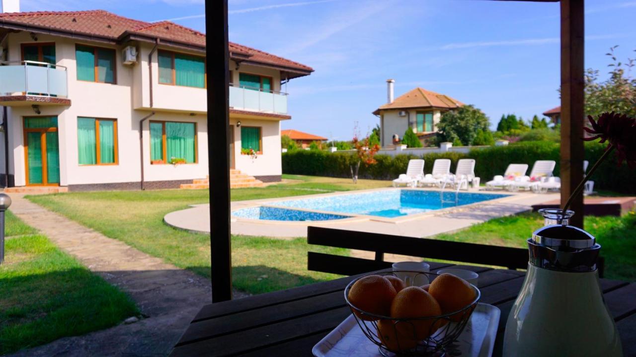 Вила Помело - Family Villa Pomelo Bŭlgarevo エクステリア 写真