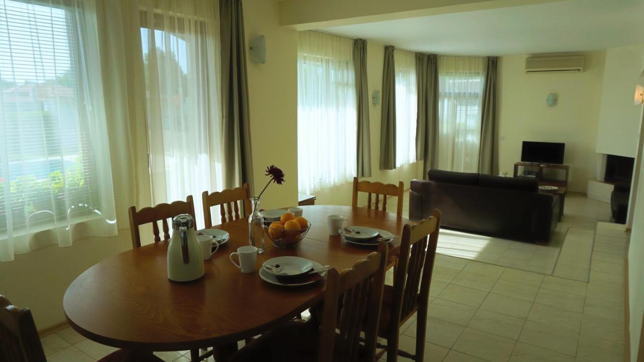 Вила Помело - Family Villa Pomelo Bŭlgarevo エクステリア 写真