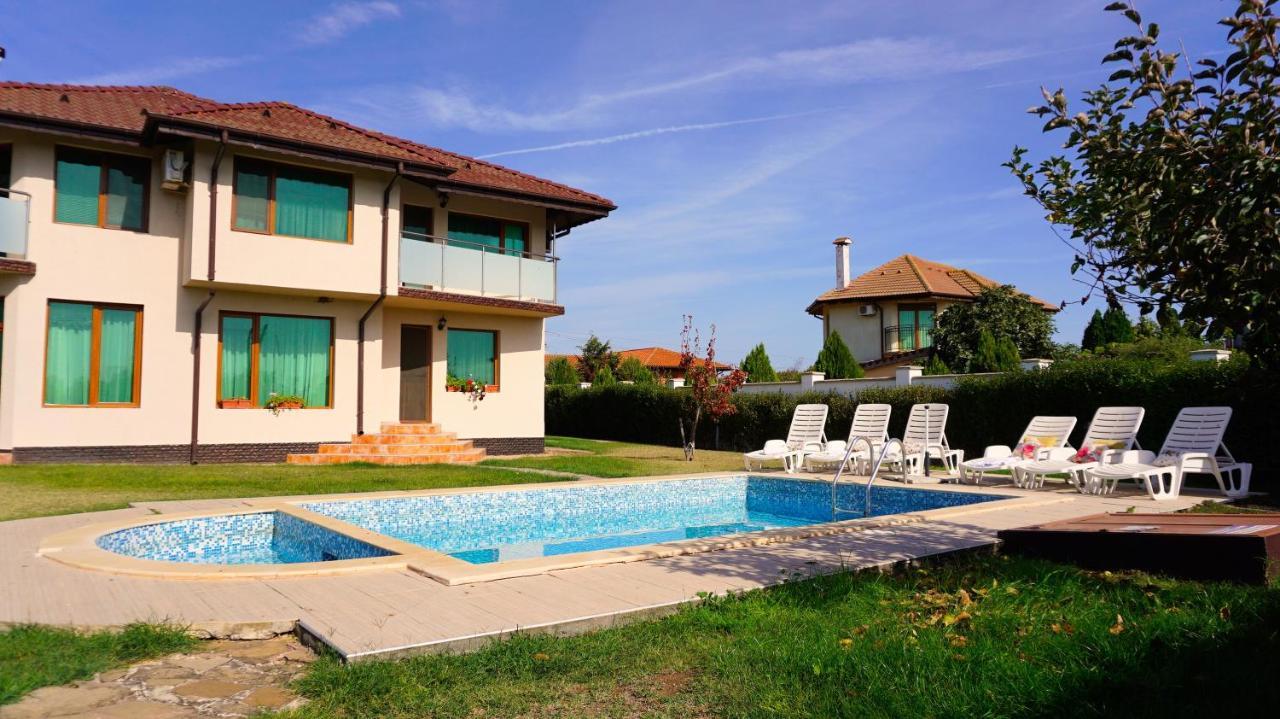 Вила Помело - Family Villa Pomelo Bŭlgarevo エクステリア 写真