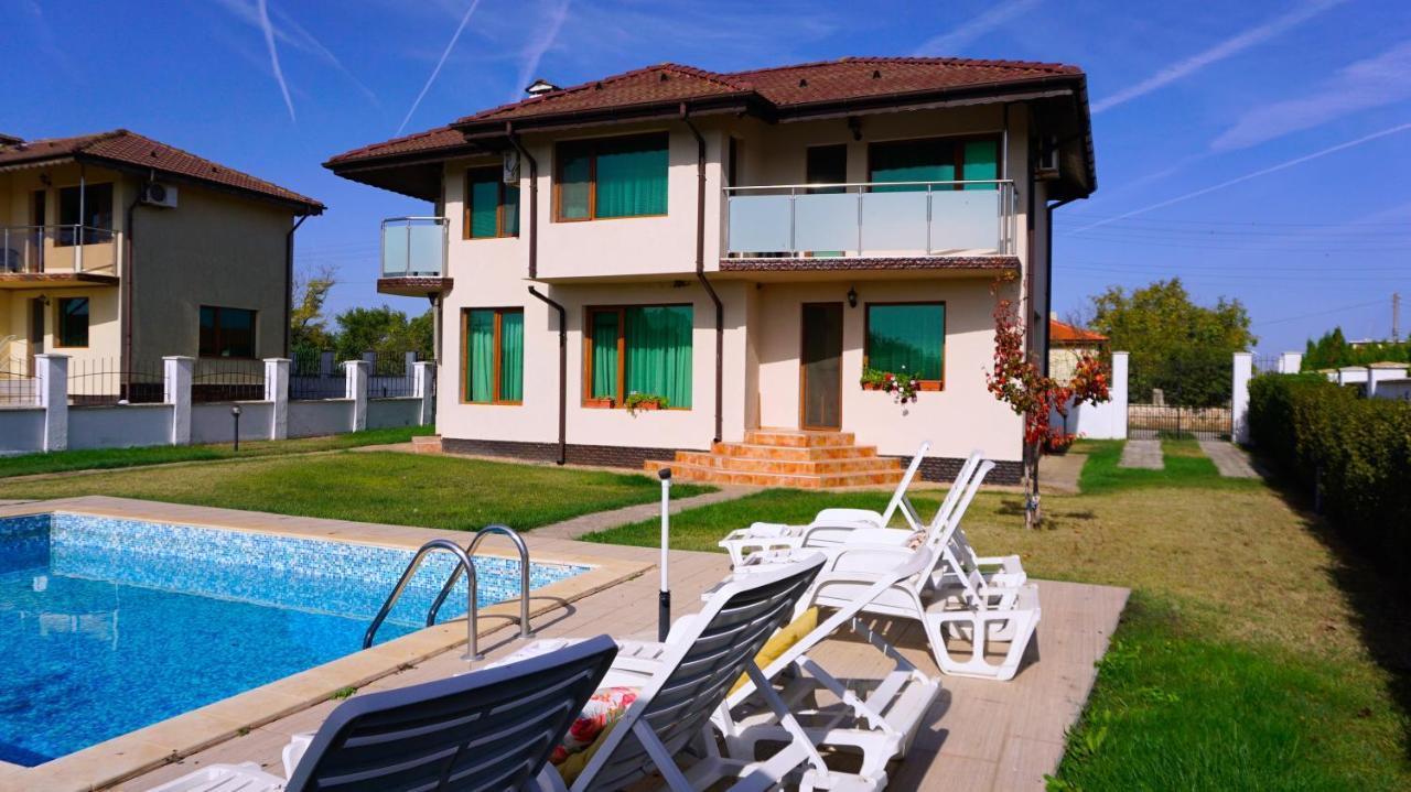 Вила Помело - Family Villa Pomelo Bŭlgarevo エクステリア 写真