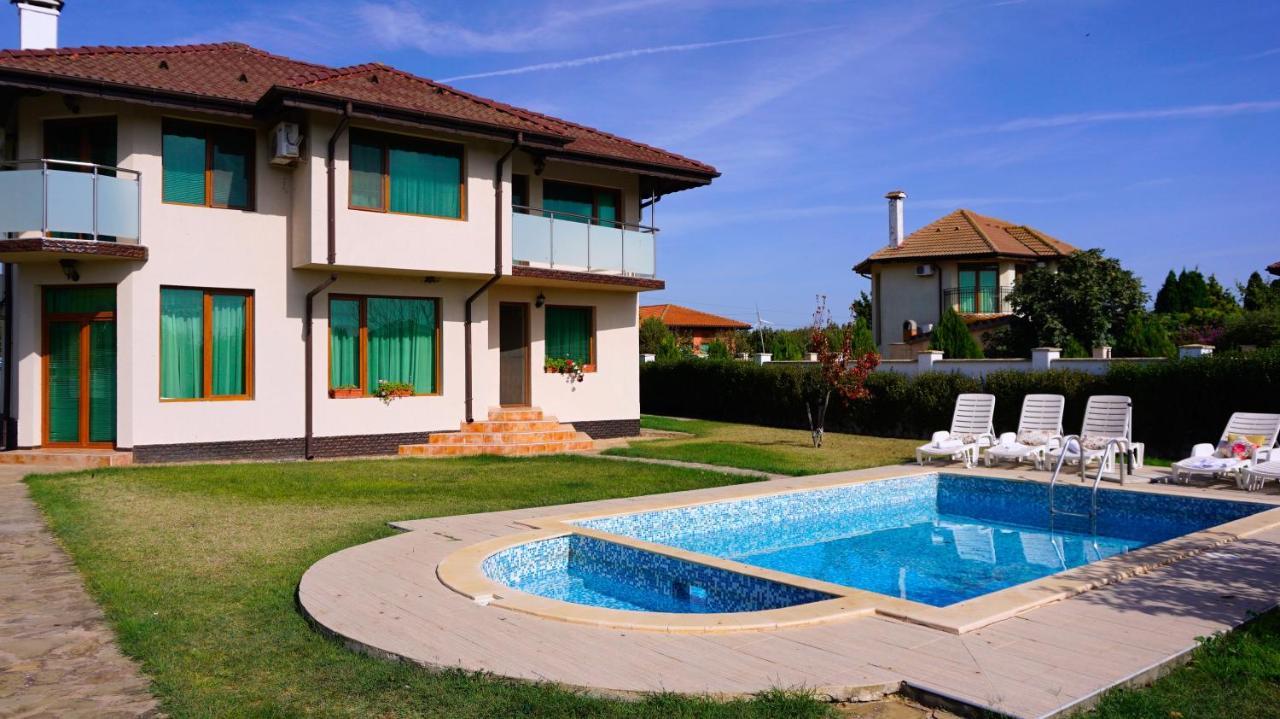 Вила Помело - Family Villa Pomelo Bŭlgarevo エクステリア 写真
