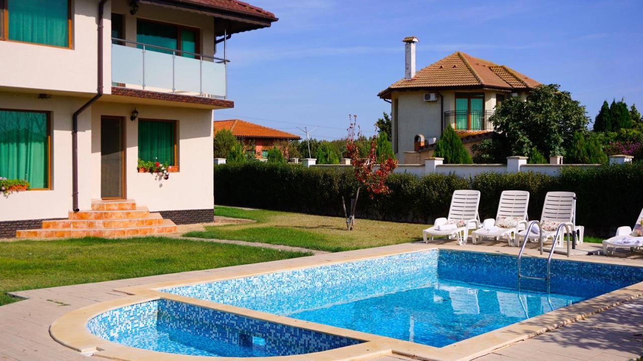 Вила Помело - Family Villa Pomelo Bŭlgarevo エクステリア 写真