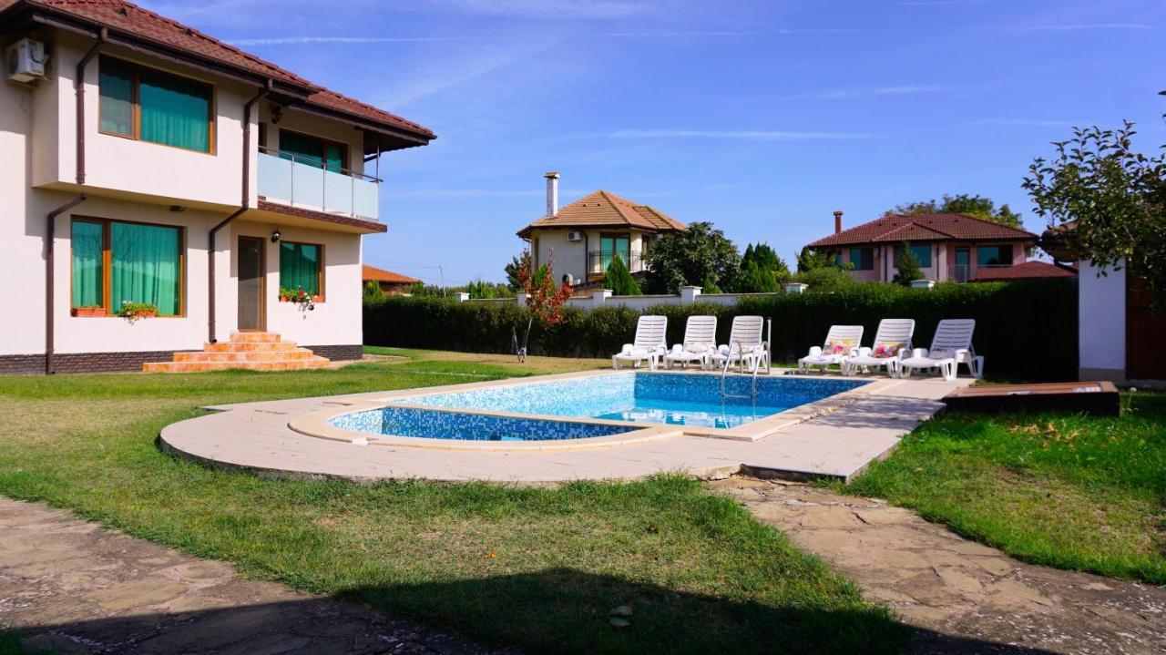 Вила Помело - Family Villa Pomelo Bŭlgarevo エクステリア 写真